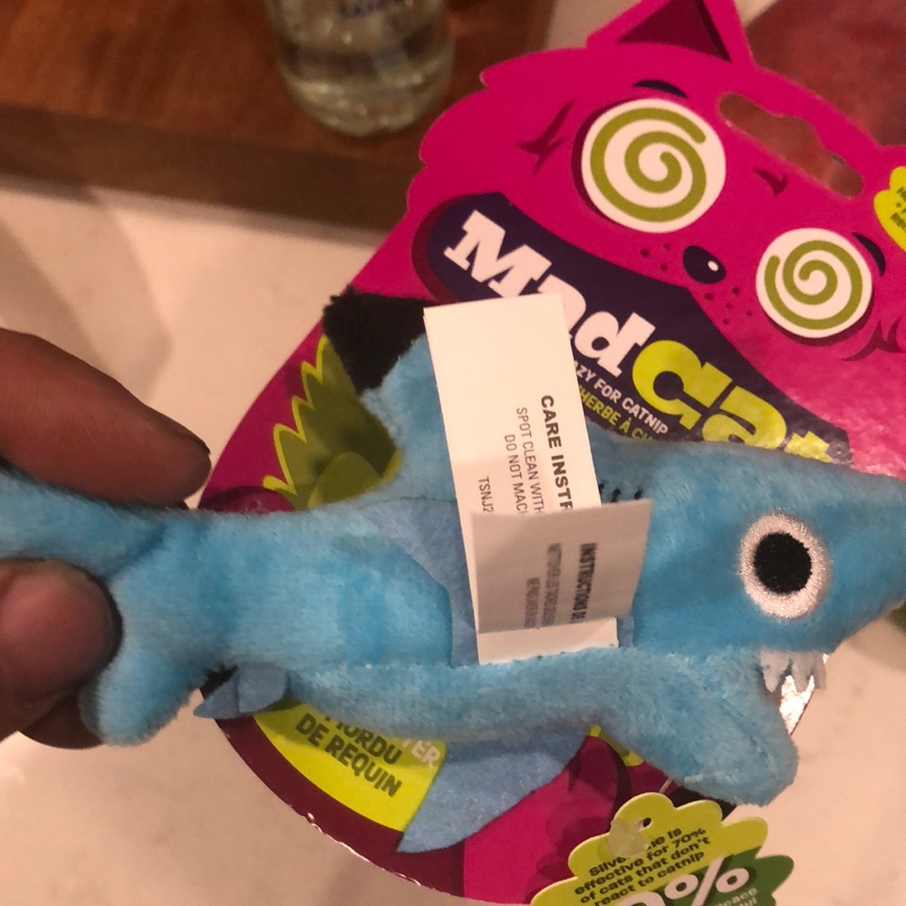 Mad Cat Blue Shark Cat Toy - Picture 5 of 7